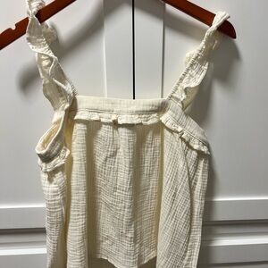 Wonderly Cream Textured Top size M never worn so new without tags.